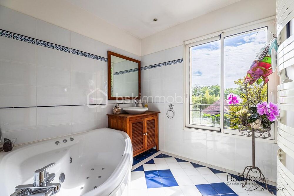 à vendre  Propriété/château Médan (78670)