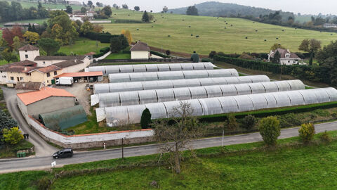   Propriete agricole entre Saint Etienne et Lyon Propri�t�/ch�teau - 4 pi�ce(s) - 120 m�