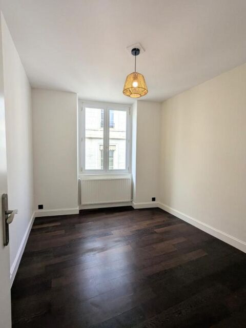  Appartement � louer 4 pi�ces 77 m�