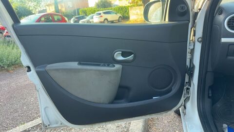 Clio III 1.5 dCi 75 Business 2012 occasion 26000 Valence