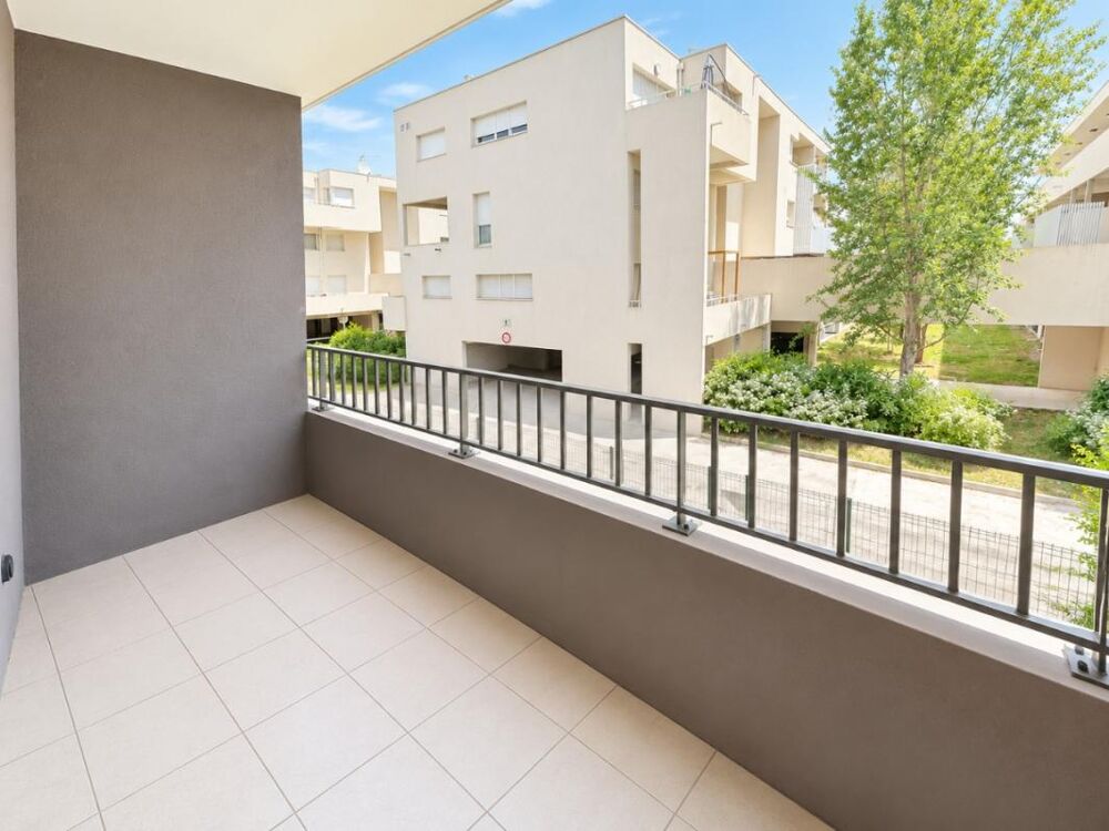 Location Appartement T2 avec parking et terrasse à Arles Arles