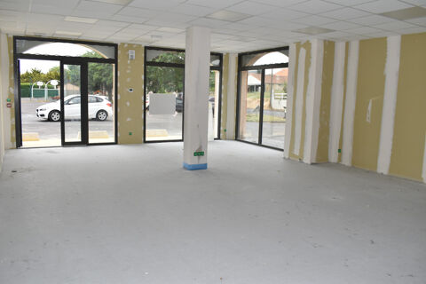 Dpt Deux S&egrave;vres (79), &agrave; vendre AIRVAULT Local commercial 72000 79600 Airvault