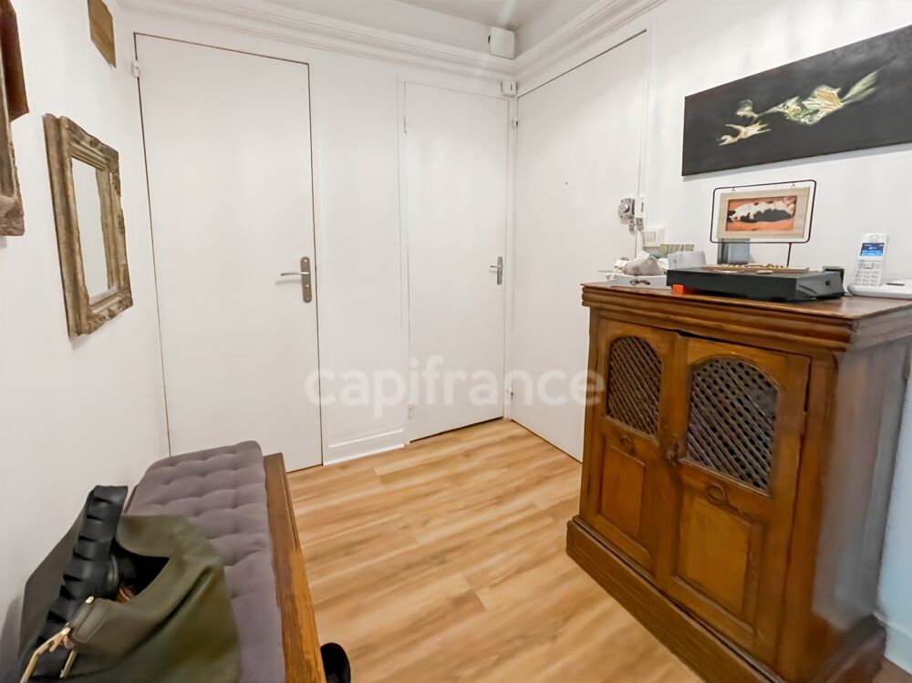 Vente Appartement Bel Appartement rénové avec balcon à vendre 3 pièces CHANTILLY (60) - box Garage - CENTRE VILLE CHANTILLY - GARE PARIS TER 25min Chantilly