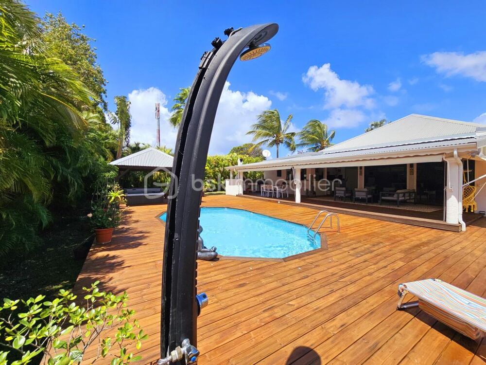 MAISON 177 m2 AVEC PISCINE JACUZZI ET DEPENDANCE