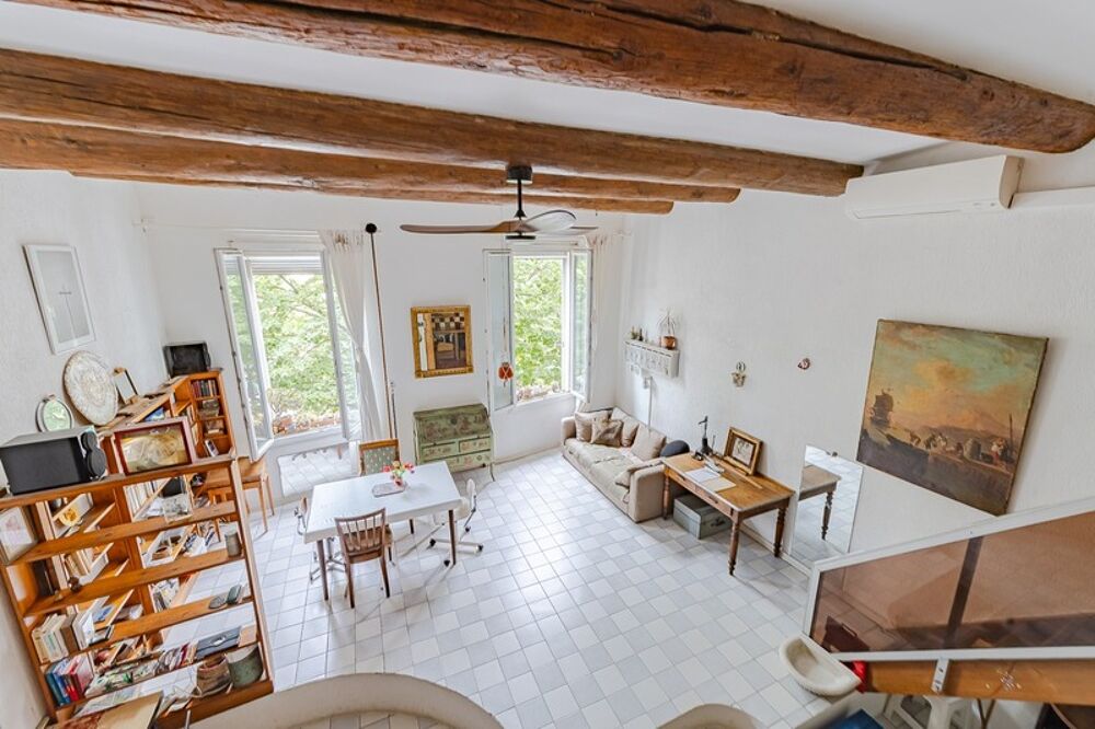 Marseille 1er  Place aux Huiles- Appartement de caractère de 111 m² au coeur du Vieux-Port
