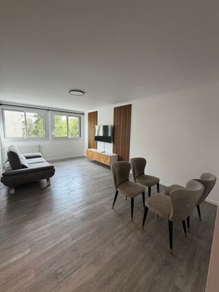  Appartement à louer 3 pièces 65 m²