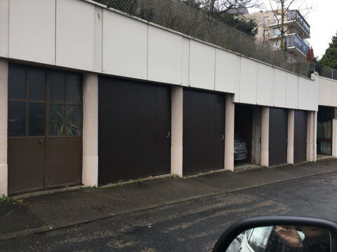  Parking / Garage � louer 