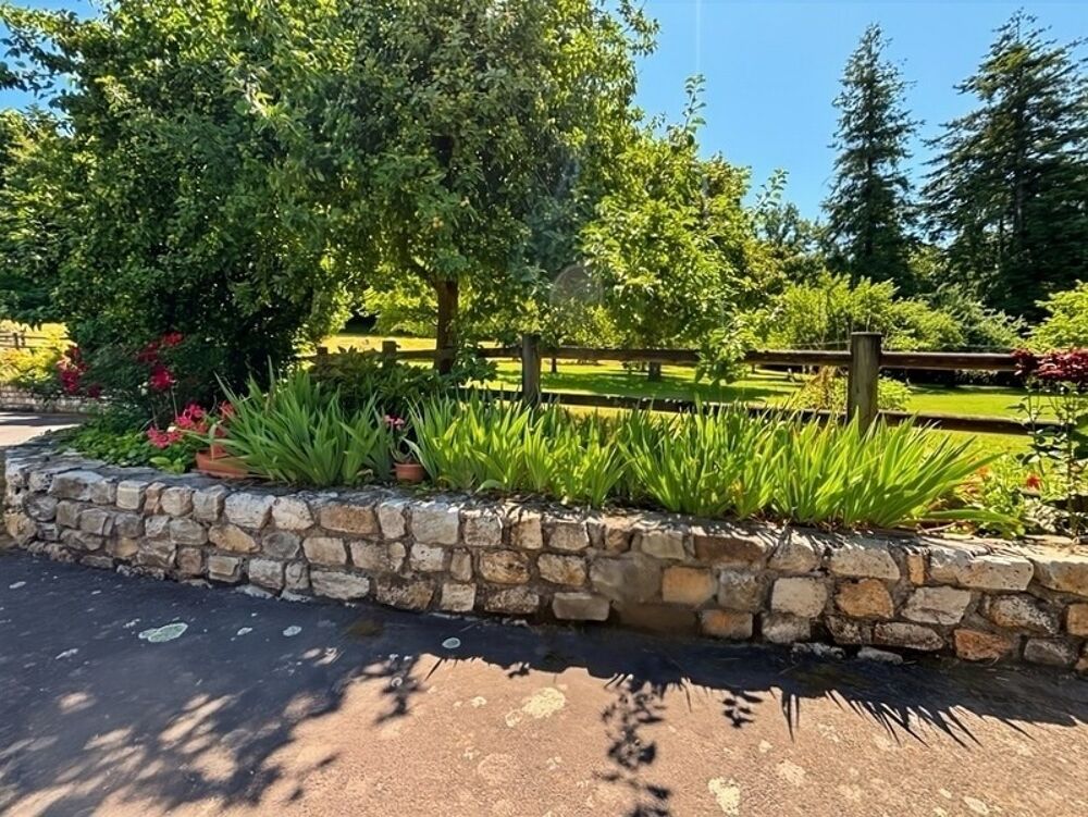 Mortain Maison de 120 m² avec gîte indépendant de 58 m² et terrain de 7 003 m² - La tranquillité de la campagne avec les avantag