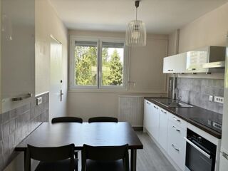  Appartement à louer 4 pièces 81 m²