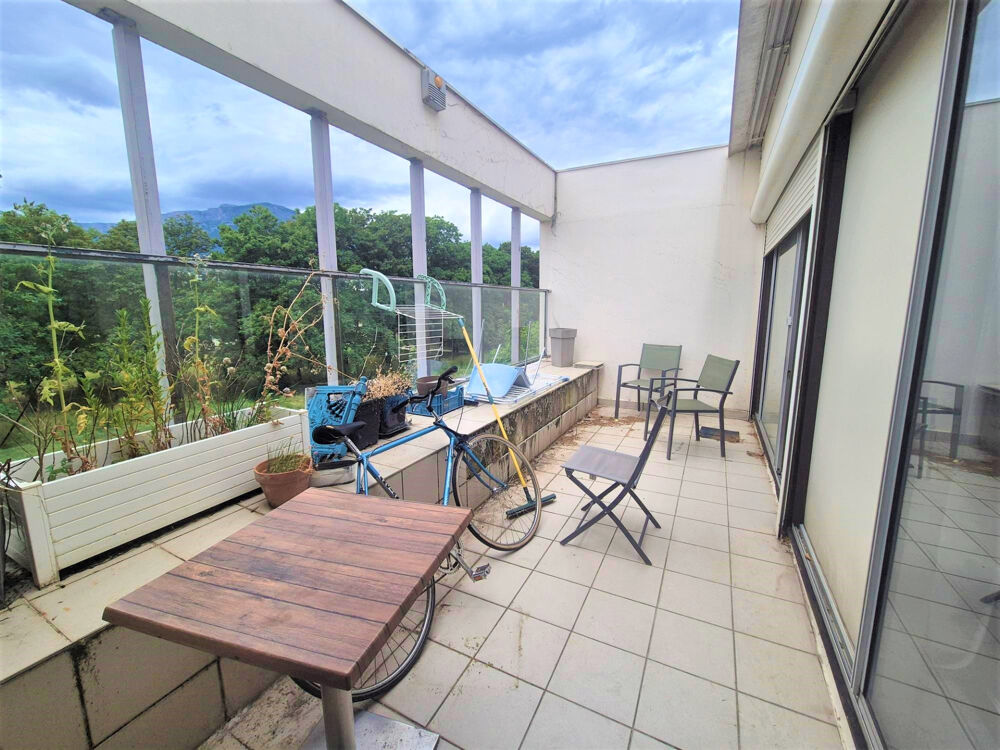 Vente Appartement Appartement 7 pièces 147 m² à Grenoble – Dernier étage avec 2 terrasses sur parc et possibilité garage Grenoble