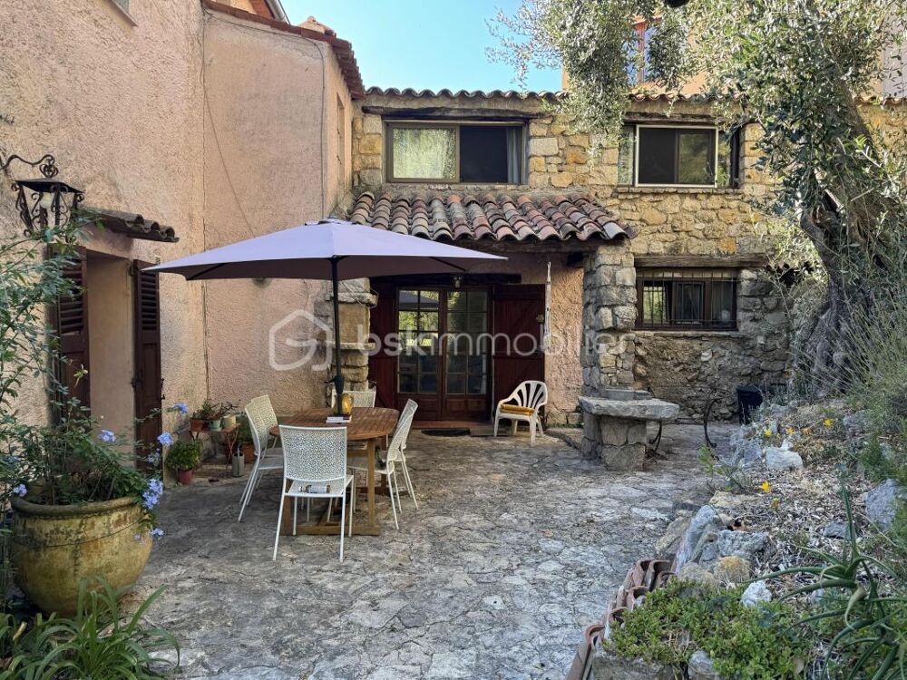 Vente Maison Mas provençal avec jardin, piscine et espaces indépendants – Grasse Grasse
