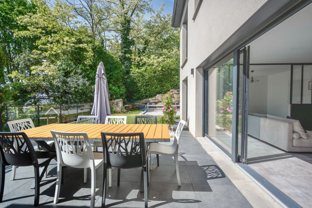 Maison contemporaine 7 pièces  Piscine  Hauteurs de Miribel  À 20 minutes de Lyon