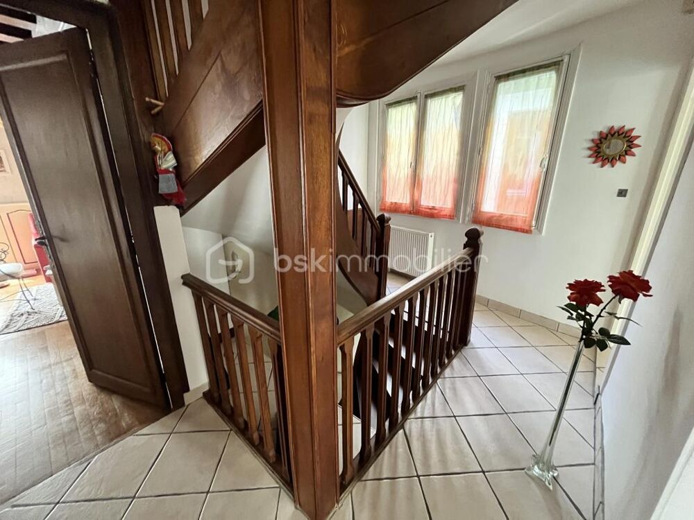 Magnifique maison de ville avec appartement au rez-de-chaussée et grande cour privative