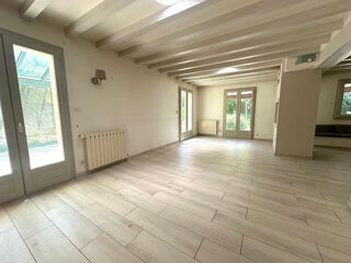  Maison  vendre 8 pices 240 m