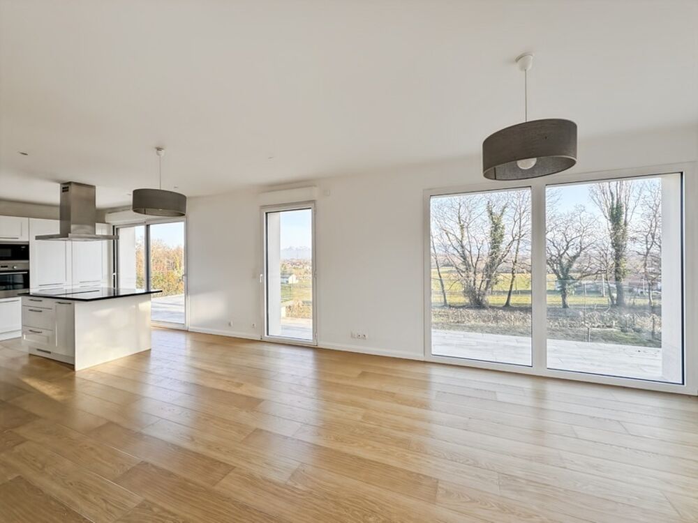 Vente Maison Maison à vendre 7 pièces DIVONNE LES BAINS - Maison contemporaine avec vue et magnifiques volumes Divonne les bains