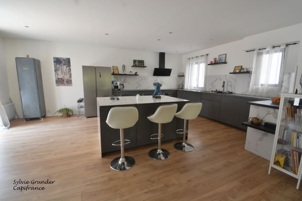Maison à vendre 5 pièces SALON DE PROVENCE (13)209M² avec extérieurs et garage