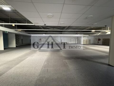   À LOUER – SAINT-MAXIMIN - LOCAL COMMERCIAL – 1 142 m² 
