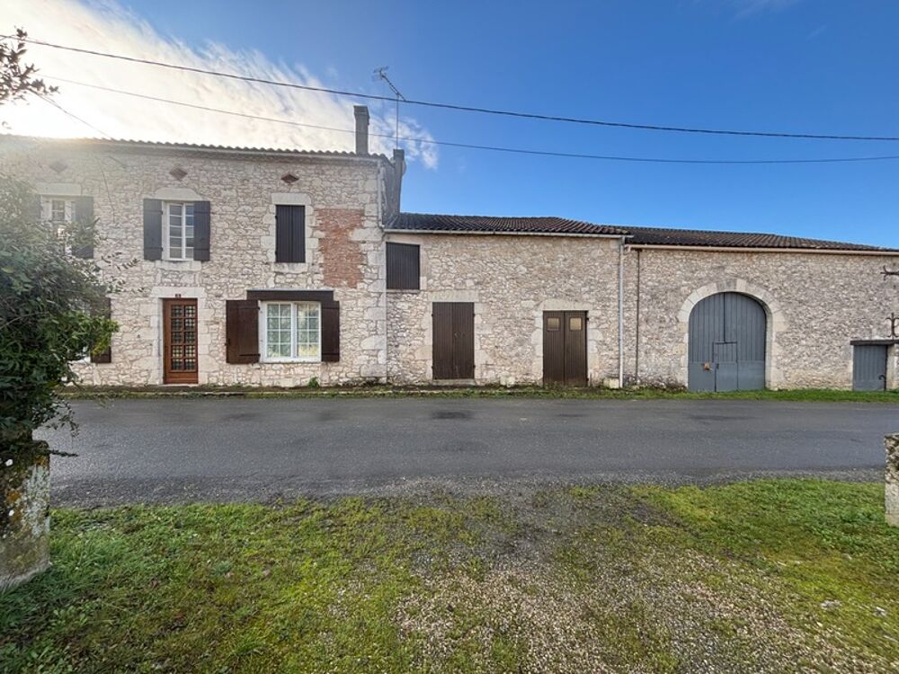 Maison de village en pierre avec dépendances