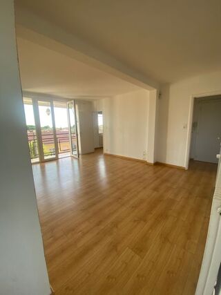  Appartement à louer 4 pièces 69 m²