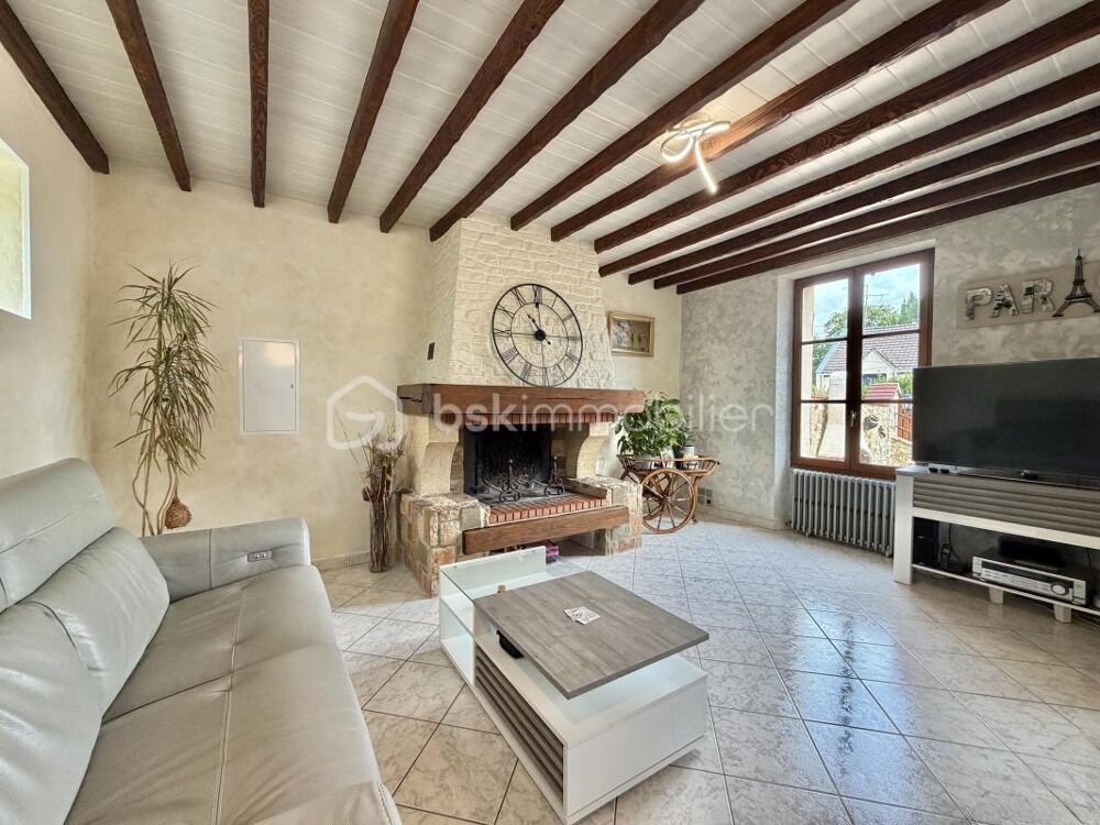 Charmante maison en pierre rénovée avec cachet  110 m²  Condé-Sainte-Libiaire