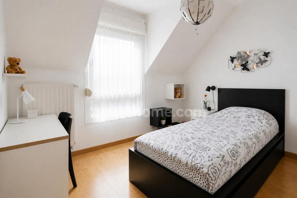 Vente Maison YUTZ - MAISON MITOYENNE 5 PIECES AVEC 3 CHAMBRES, TERRASSE, JARDIN ET GARAGE ! Yutz