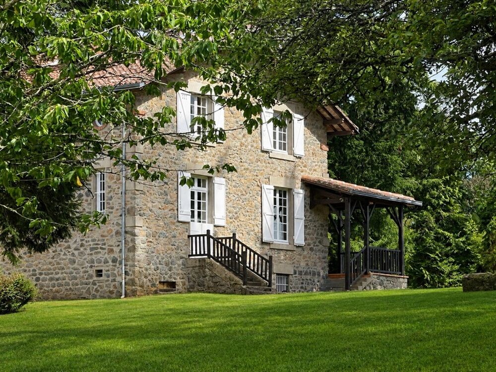 Vente Propriété/Château Très Belle maison de caractère  dans parc de 26900 m2 Chabanais