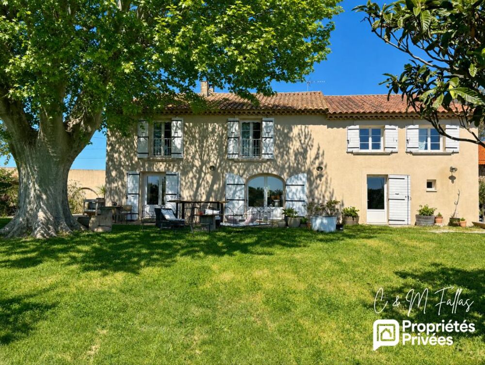 Maison 9 pièces 205 m² · à Camaret sur Aigues · 205 m² · 463 000 €