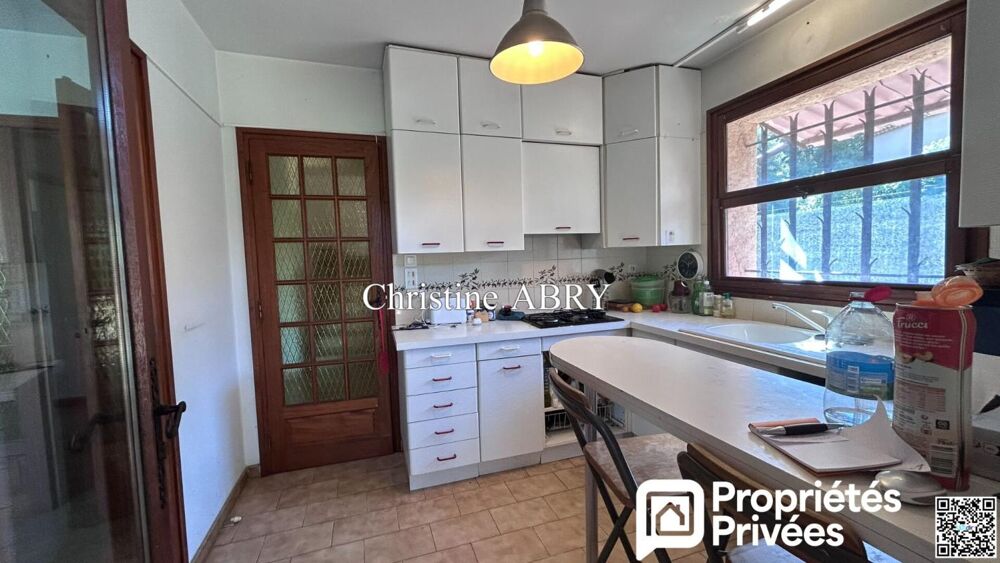 Rare à Boulouris - Villa 8 pièces 180 M2 avec appartement Indépendant