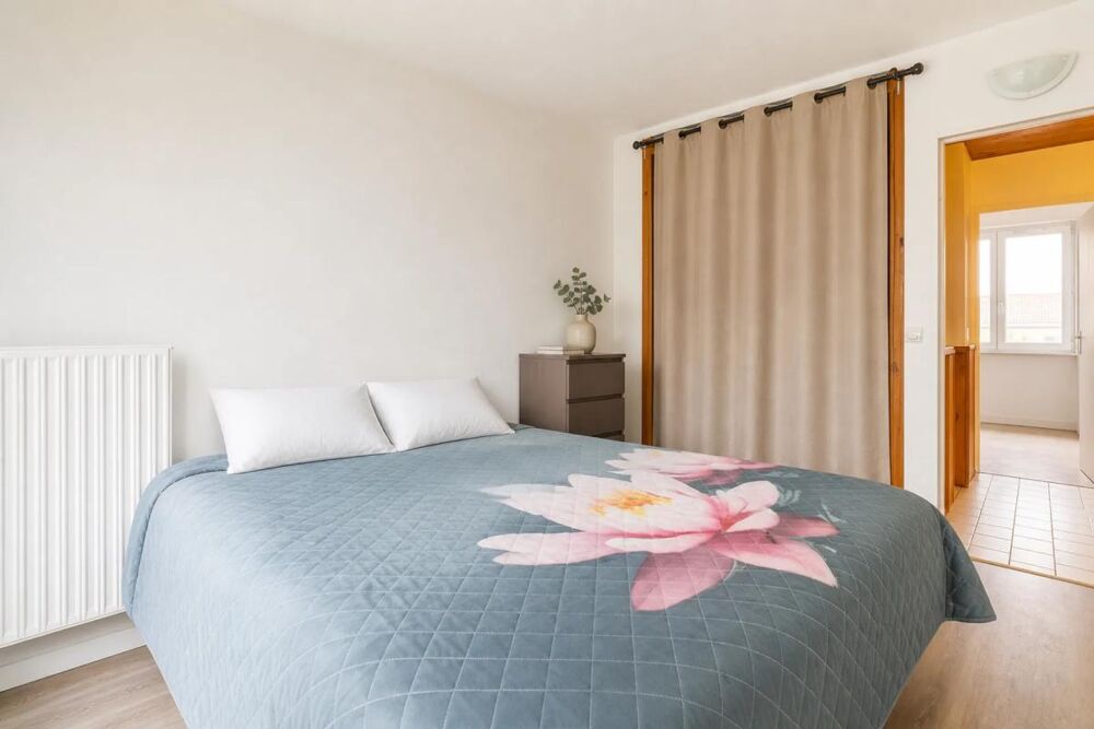 COMME UNE MAISON  4 CHAMBRES, JARDINET PRIVATIF & BOX 