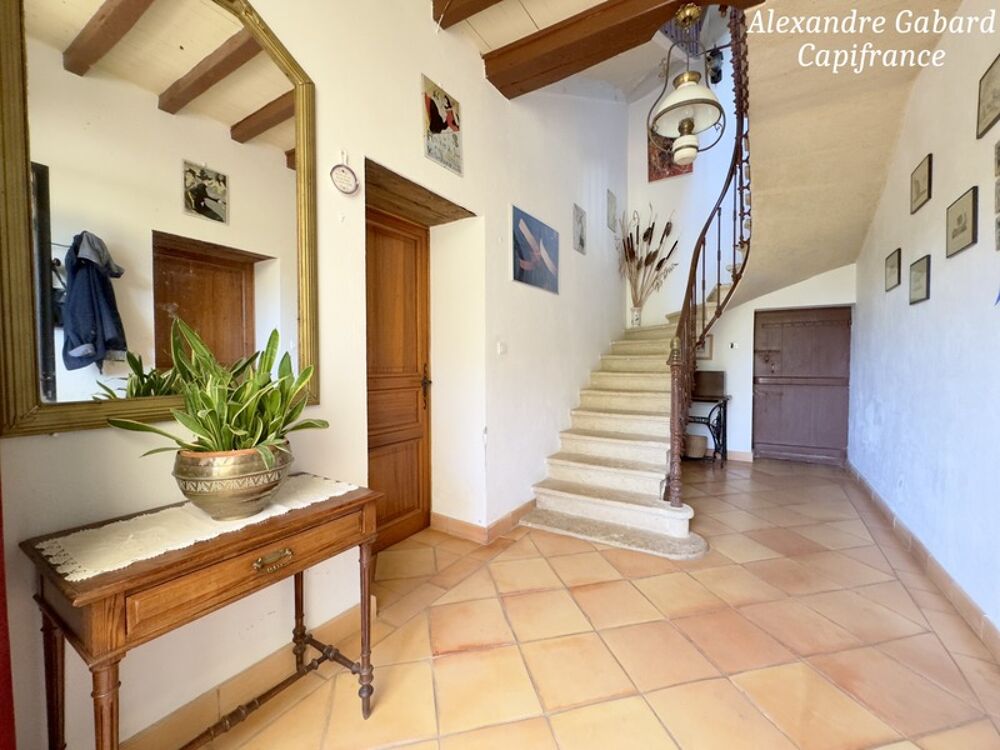Maison en pierres 230 m² - 4 chambres - Terrain 7 370 m² - Piscine - Dépendances
