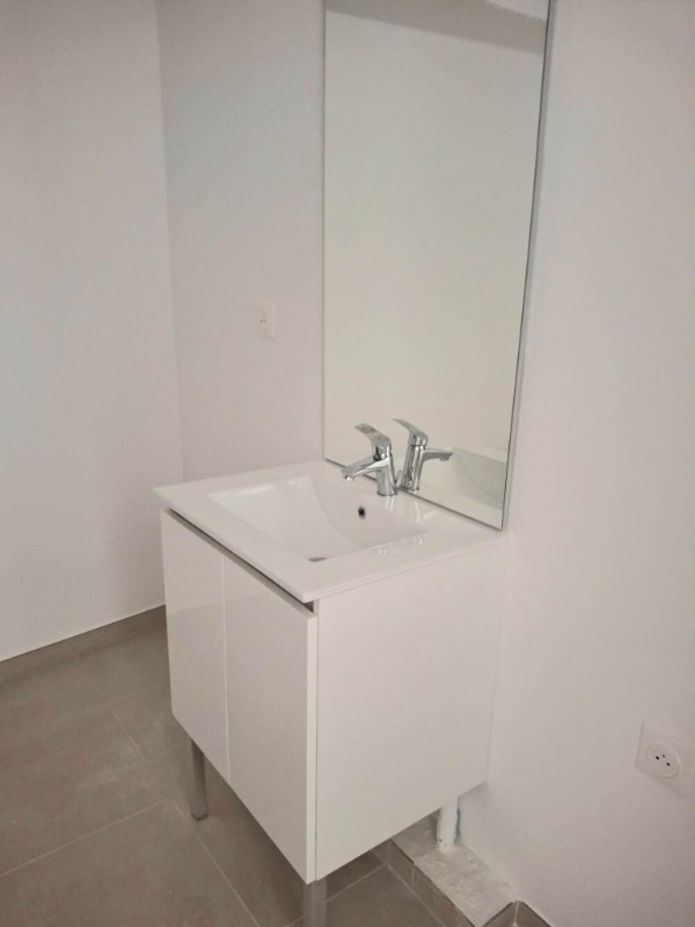 Location Appartement T1 NEUF avec terrasse et parking à MONTEUX Monteux