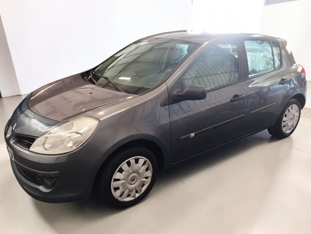 Clio III 1.6 110 EXCEPTION 5P 2006 occasion 06640 Saint-Jeannet