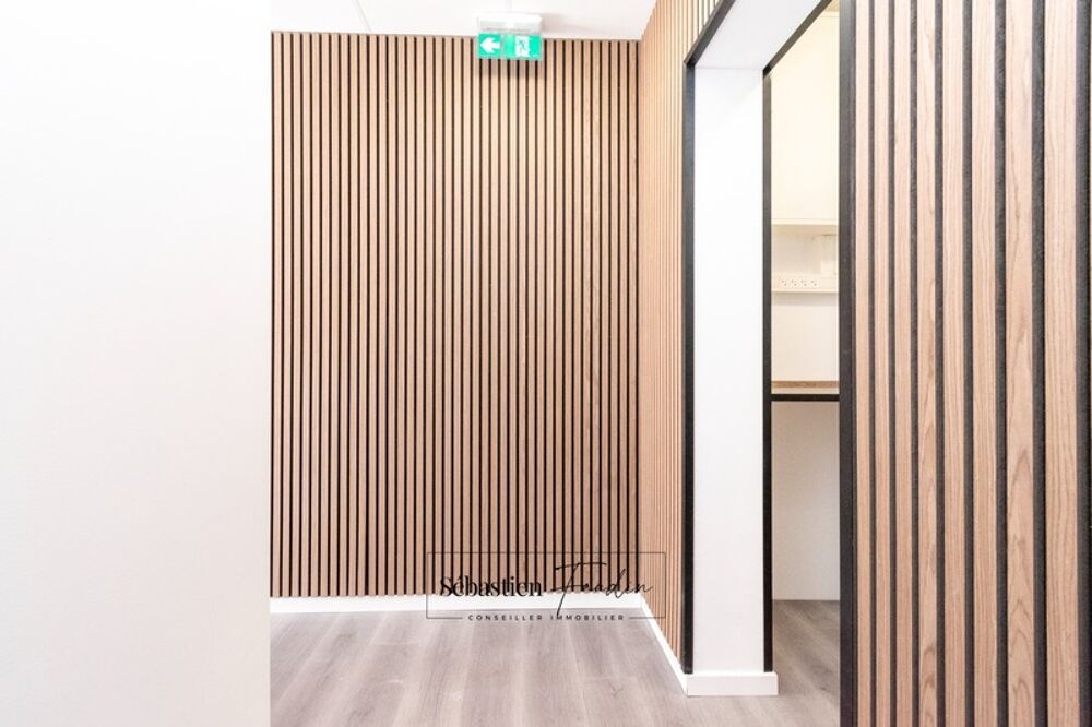   Dpt Bouches du Rhône (13), à louer GEMENOS Bureau 13 m² - Climatisation réversible - Electricité et fibre (inclus dans les charg Gemenos