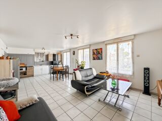  Appartement  vendre 4 pices 82 m