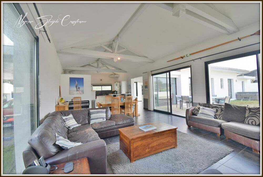 VILLA de plain-pied à vendre 7 pièces SOUSTONS (40) 158 m² environ, proche du lac
