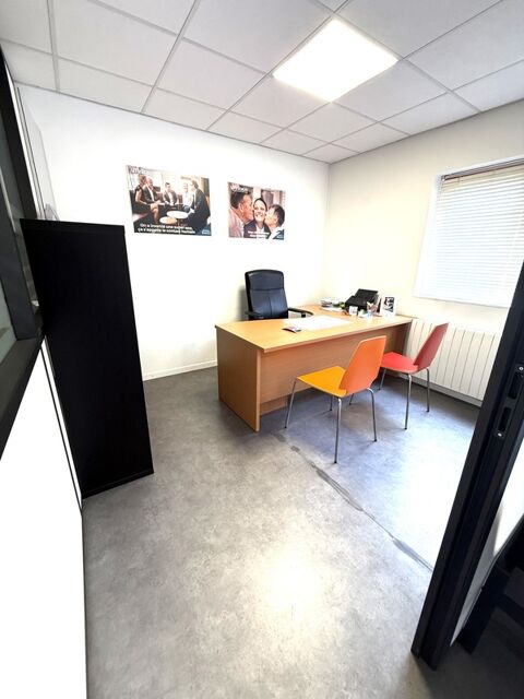   Local/bureau 88 m2 à vendre SAINT OUEN L'AUMONE (95) + 4 places de parking 