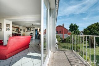  Maison  vendre 10 pices 300 m