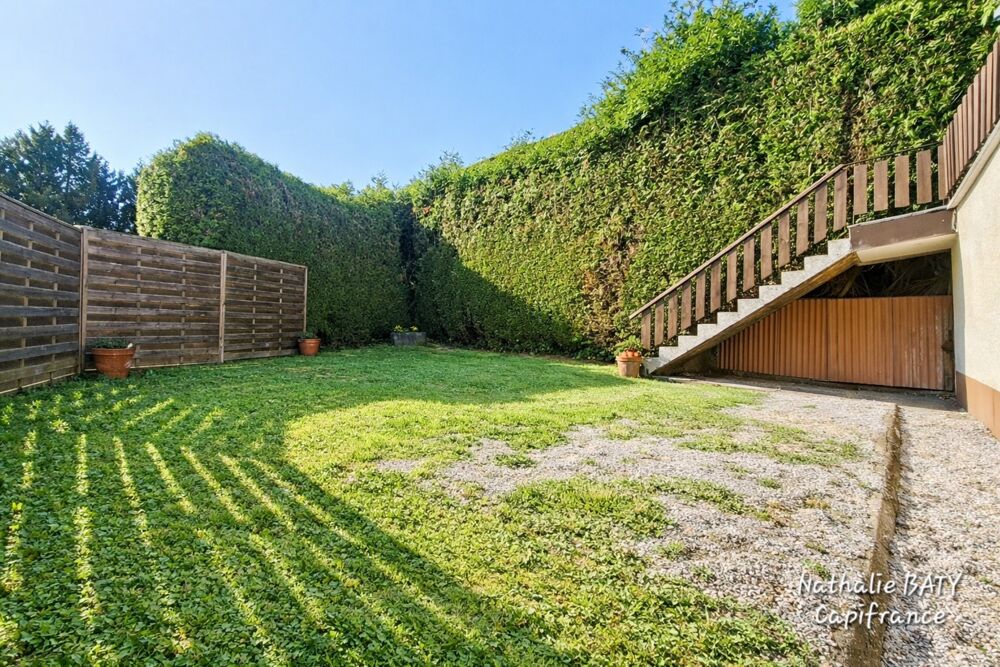SOUS OFFRE - Rare à la vente - Spacieux appartement 158 m²  7 pièces  4 chambres  Terrasse, balcon, jardin  Dépendances  Ug