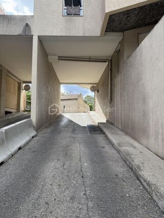  Parking / Garage  vendre 12 m