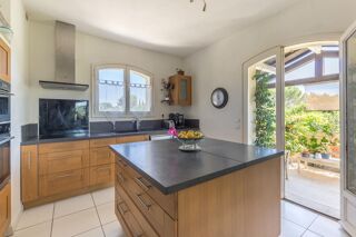  Villa � vendre 8 pi�ces 220 m�