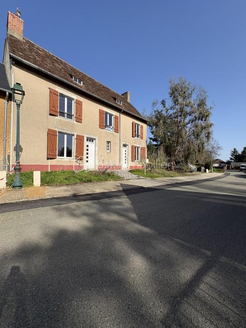 Maison avec cachet de 160 m²  environnement paisible