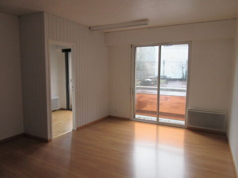   Rodez, local commercial en RDC, 77 m² environ 