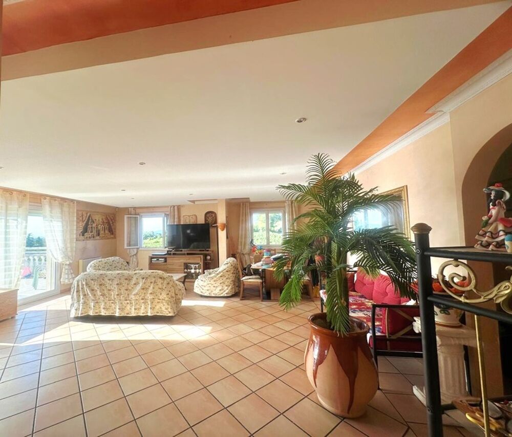 Maison 295 m2 + terrain 1500 m2 PRISSE (71)