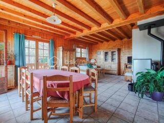  Chalet � vendre 7 pi�ces 150 m� Moye