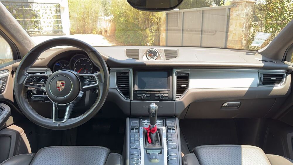 Macan I 3.6 Turbo 400 PDK7 . - Entretien constructeur Toit ouvrant 2015 occasion 83000 Toulon