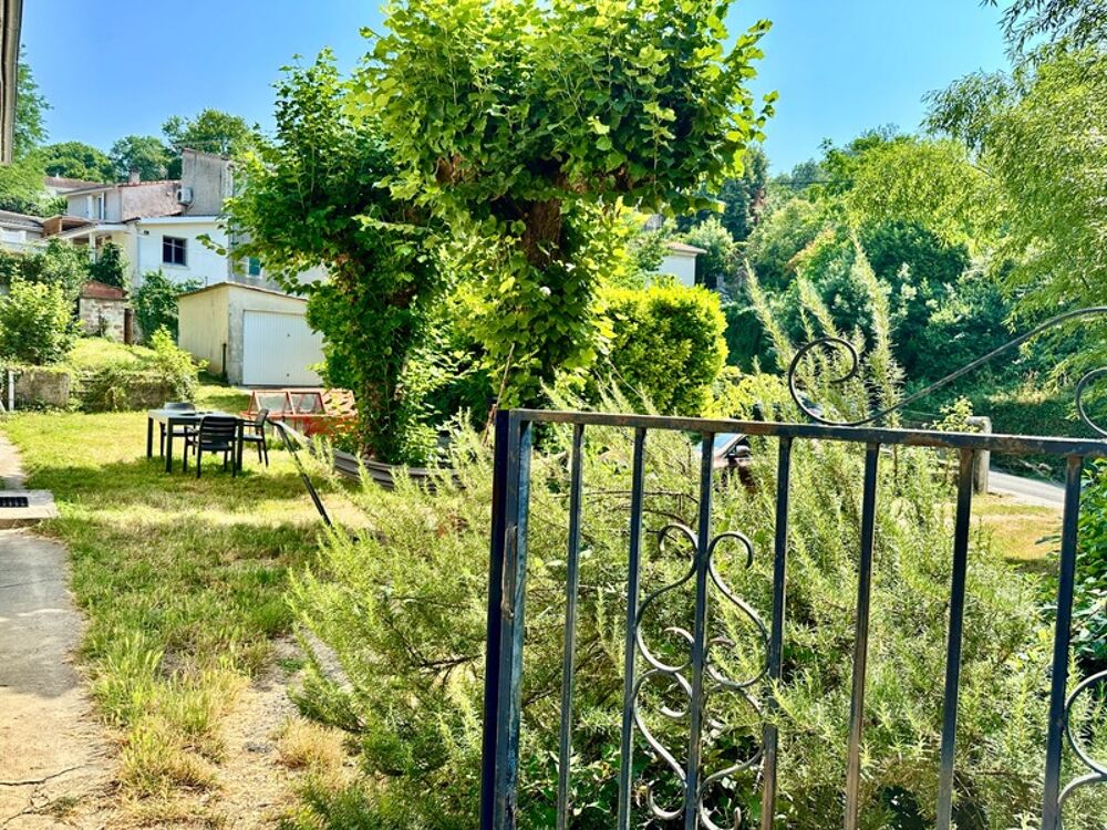Vente Maison Authentique maison en pierre de plain-pied 106m2 avec 4 chambres et jardin Lestiac sur garonne