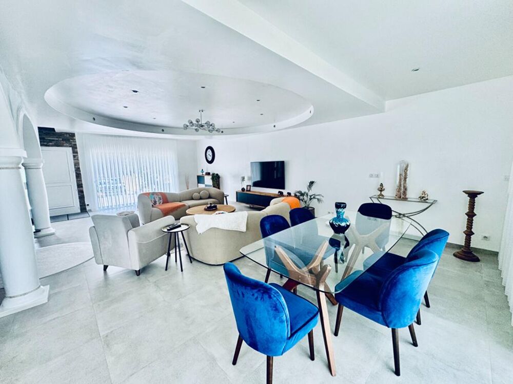 Vente Maison Maison de charme 180 m²  Prestations de qualité  Cholet Cholet