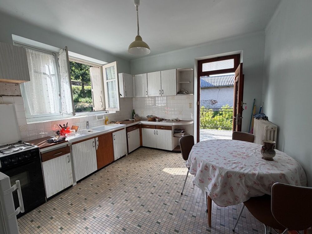 MAISON 210 m2 - APPARTEMENT INDEPENDANT + DEPENDANCES