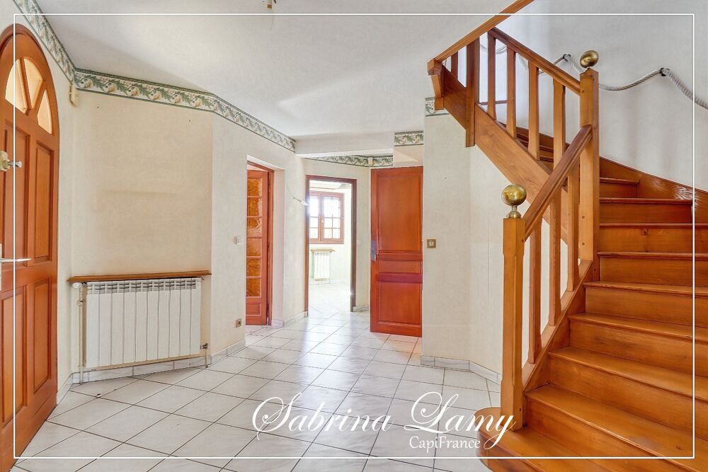 Maison familiale 230 m²  5 chambres  Sous-sol total  Mareuil-en-Brie - terrain 3558m²