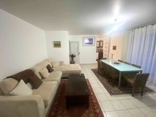  Appartement à louer 4 pièces 86 m²